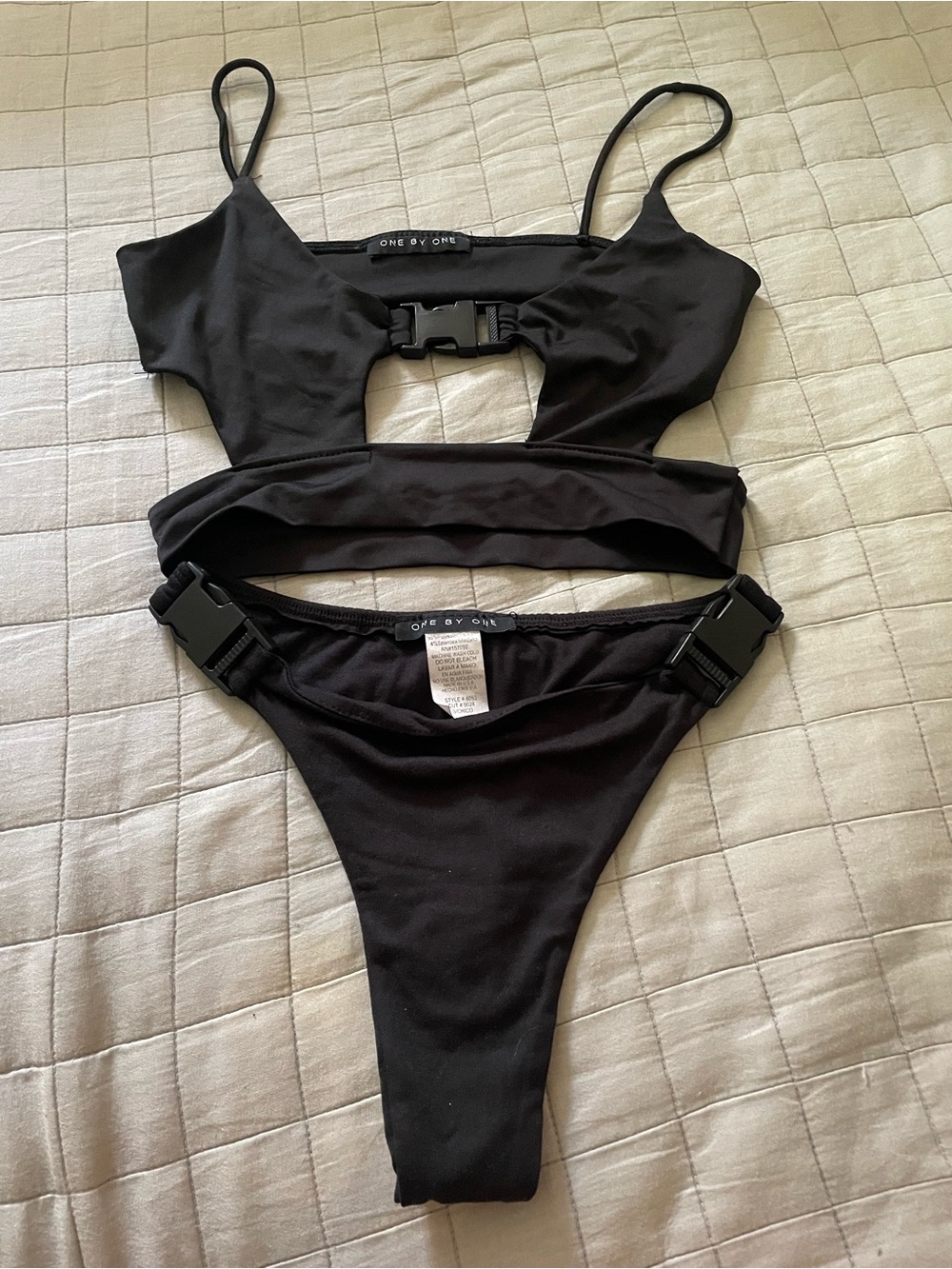 One by One Black Buckle Cutout Set
